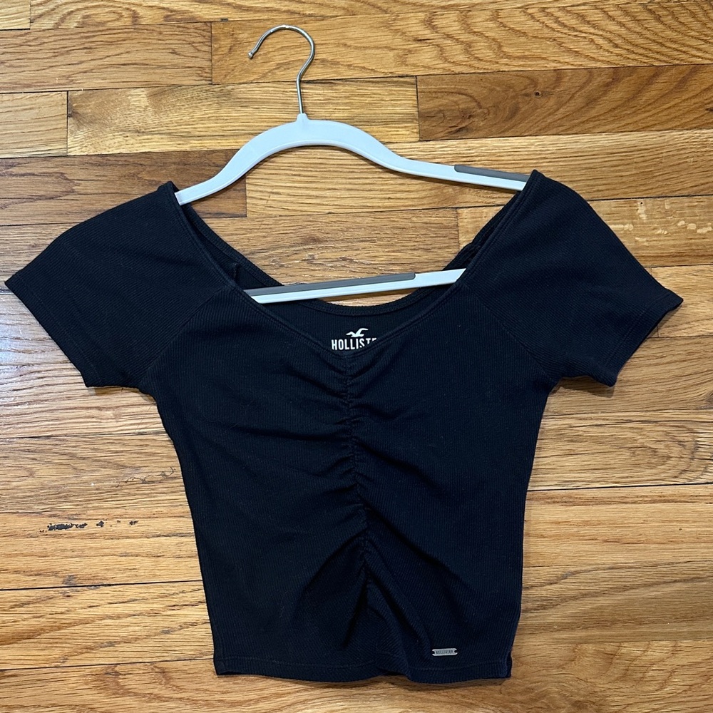 Hollister Women's Black Ruched Crop Top